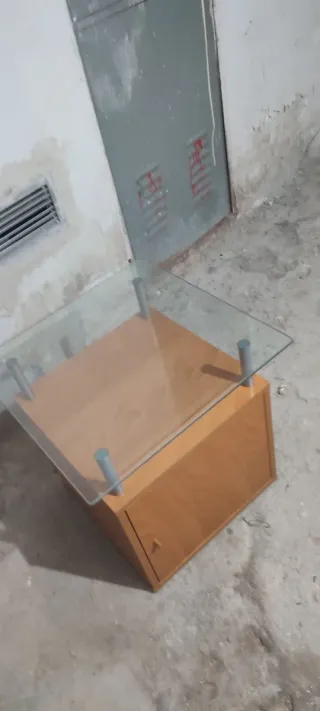 Mesa auxiliar madera y cristal