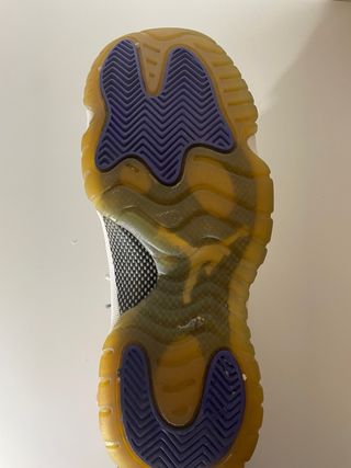 Nike Air Jordan 11 Retro Concord 38.5 (6Y)