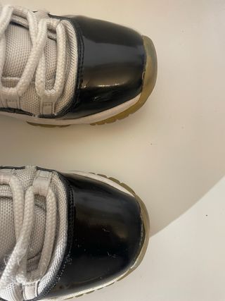 Nike Air Jordan 11 Retro Concord 38.5 (6Y)