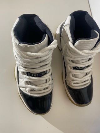 Nike Air Jordan 11 Retro Concord 38.5 (6Y)