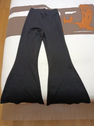 Pantalón campana elástico Stradivarius Talla XS
