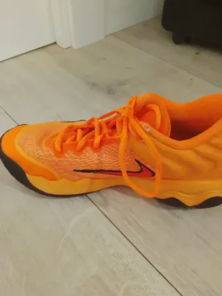 Zapato Nike Baloncesto Talla 39