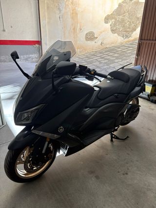 Yamaha TMAX 530 Iron Max