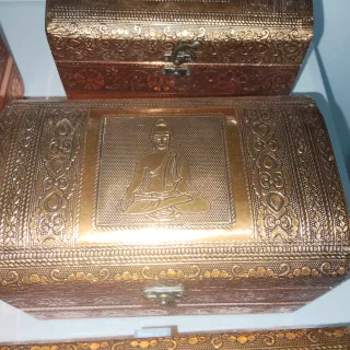 Caja decorativa latón y madera