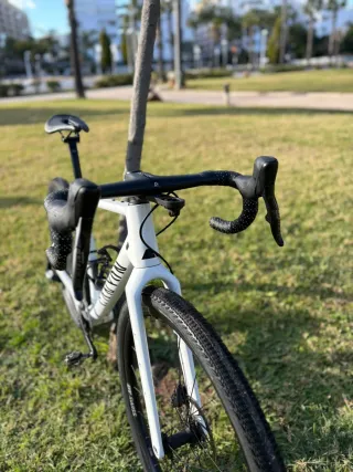 Bicicleta Gravel Canyon Carbono