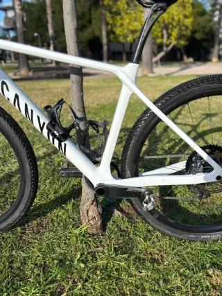 Bicicleta Gravel Canyon Carbono