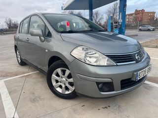* Nissan Tiida 1.8 Gasolina * Manual *