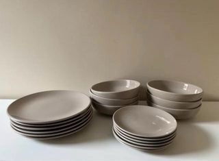 Vajilla Gres Zara Home