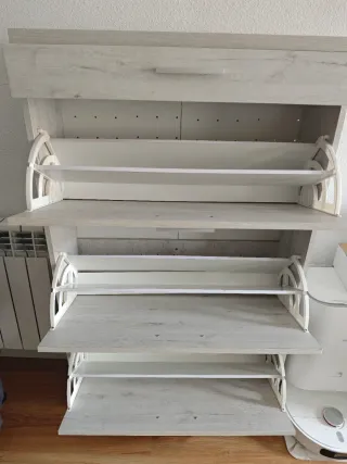 Zapatero madera veteada gris. Capacidad 18 pares.