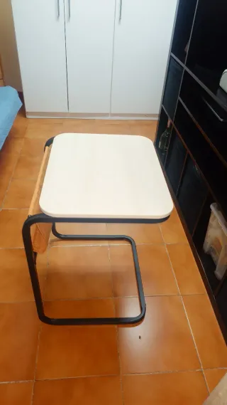 Mesa auxiliar Ikea okserod en perfecto estado