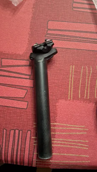 Tija de sillín de bicicleta negra