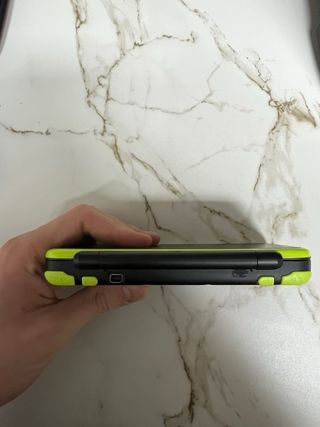 Nintendo 3DS XL Nero e Verde