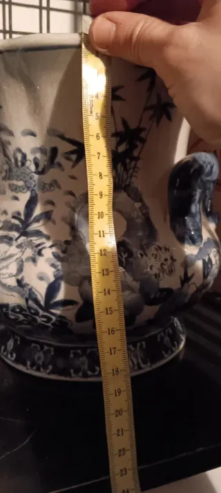 Jarrón de porcelana azul y blanco