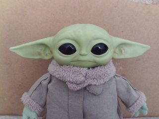 muñeco star wars baby yoda mandaloriano , cuerpo d