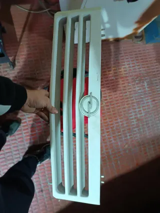 Rejilla Delantera Opel Ascona