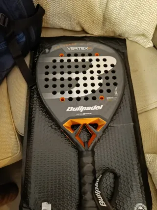 Pala Bullpadel Vertex 04