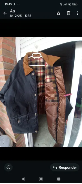 Chaquetón negro y marrón