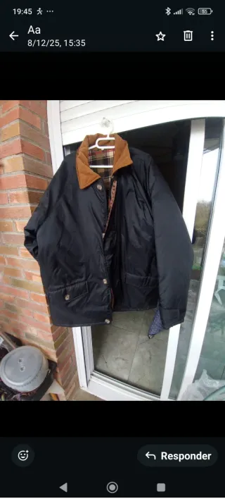 Chaquetón negro y marrón