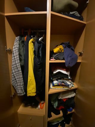 Armario de madera color beige/marrón