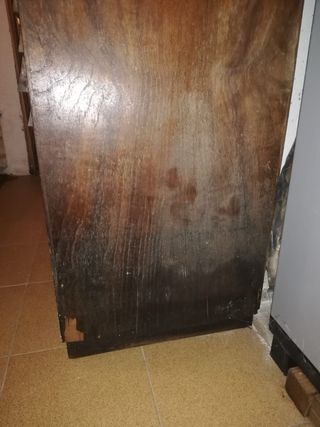 Mueble antiguo de madera estilo farmacia
