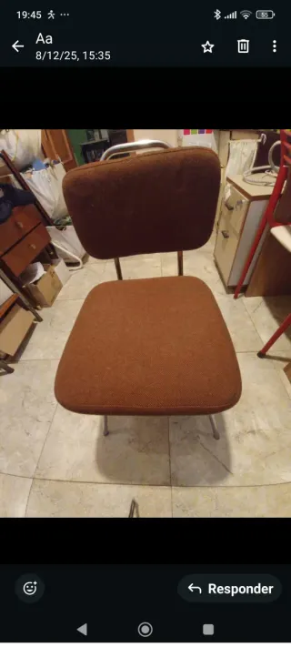 Silla de comedor marrón