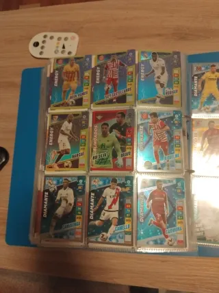 Lote 205 cromos Adrenalyn XL 2022-23