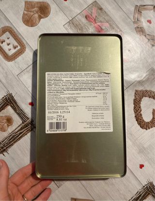 Scatola di latta La Vergine col Bambino