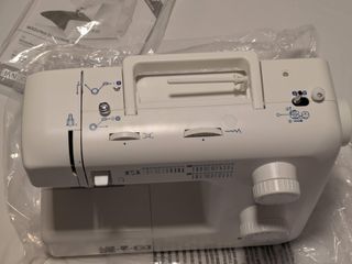 Máquina de coser Silvercrest SNM 33 B2