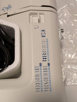 Máquina de coser Silvercrest SNM 33 B2