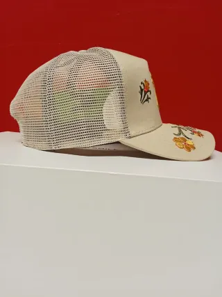 Gorra New Era NY Beige Bordada Flores
