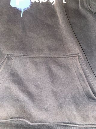 Sudadera Negra con Capucha y Cordones