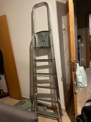 Escalera de aluminio plegable