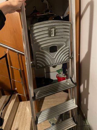 Escalera de aluminio plegable