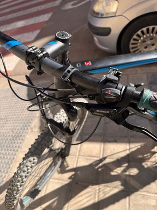 Bicicleta Cube 29 ATTENTION