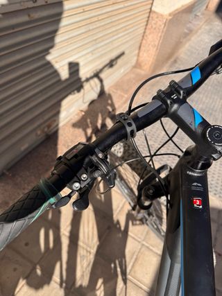 Bicicleta Cube 29 ATTENTION