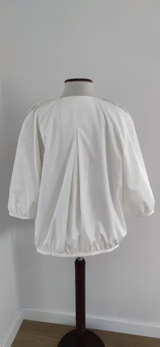 Chaqueta ligera oversize satinada Síntesis