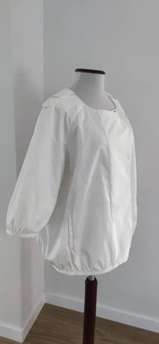 Chaqueta ligera oversize satinada Síntesis