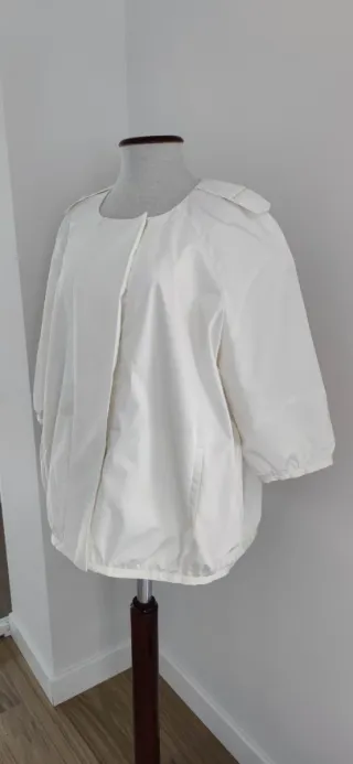 Chaqueta ligera oversize satinada Síntesis