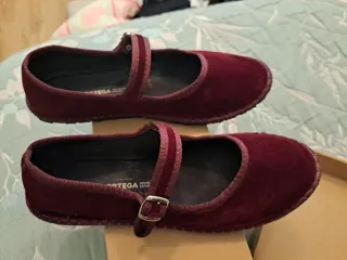 Merceditas terciopelo burdeos T.39