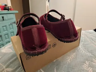 Merceditas terciopelo burdeos T.39