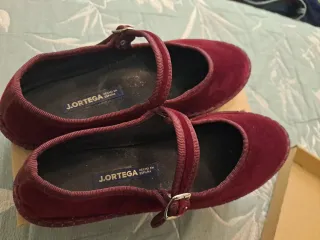 Merceditas terciopelo burdeos T.39