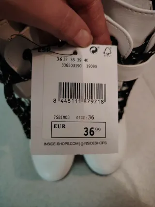 Botines blancos y negros Inside