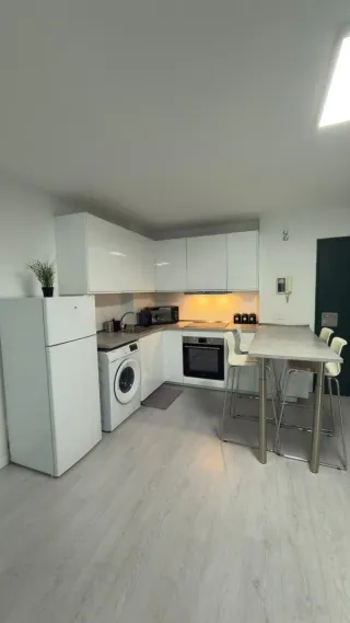 Cocina blanca alto brillo IKEA