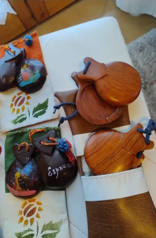 2 paia di nacchere vintage con custodia