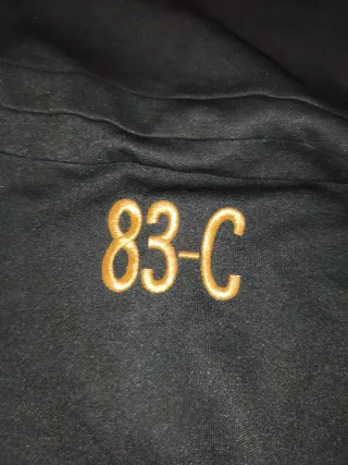 Chaqueta Adidas 83-C J. Mano Negra Dorada