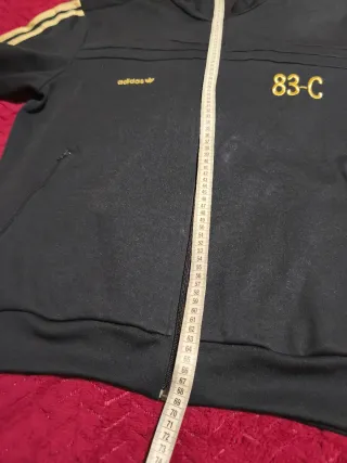 Chaqueta Adidas 83-C J. Mano Negra Dorada