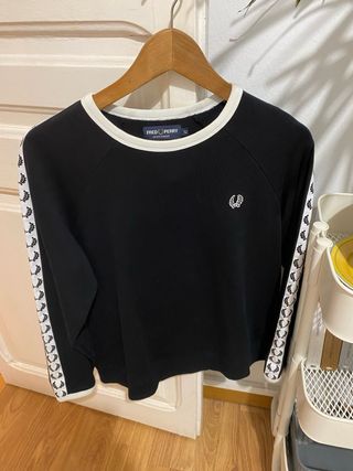 Jersey Fred Perry Negro con Laurel