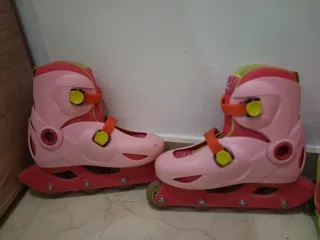 PATINES NIÑA. TALLAS 34, 35 Y 36. PERFECTO ESTADO.