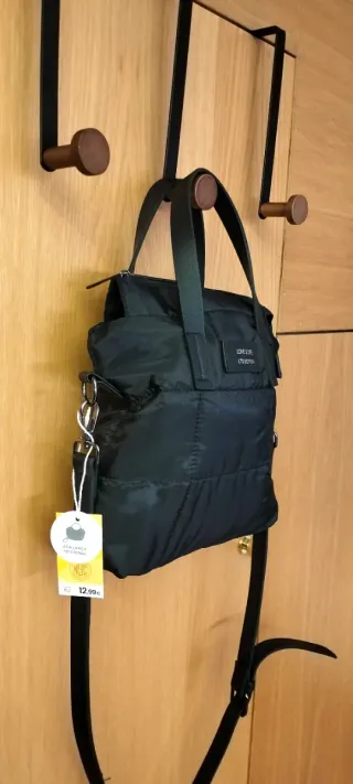 Bolso negro acolchado