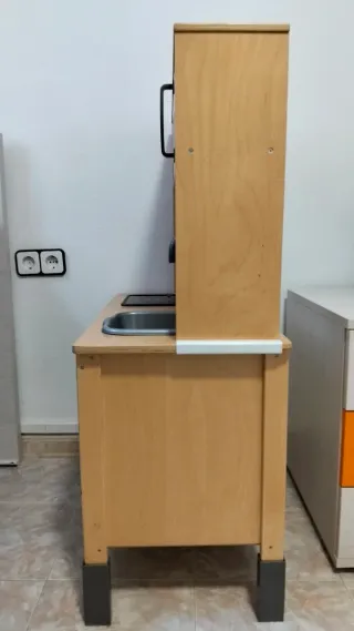 Cocinita de madera para niños